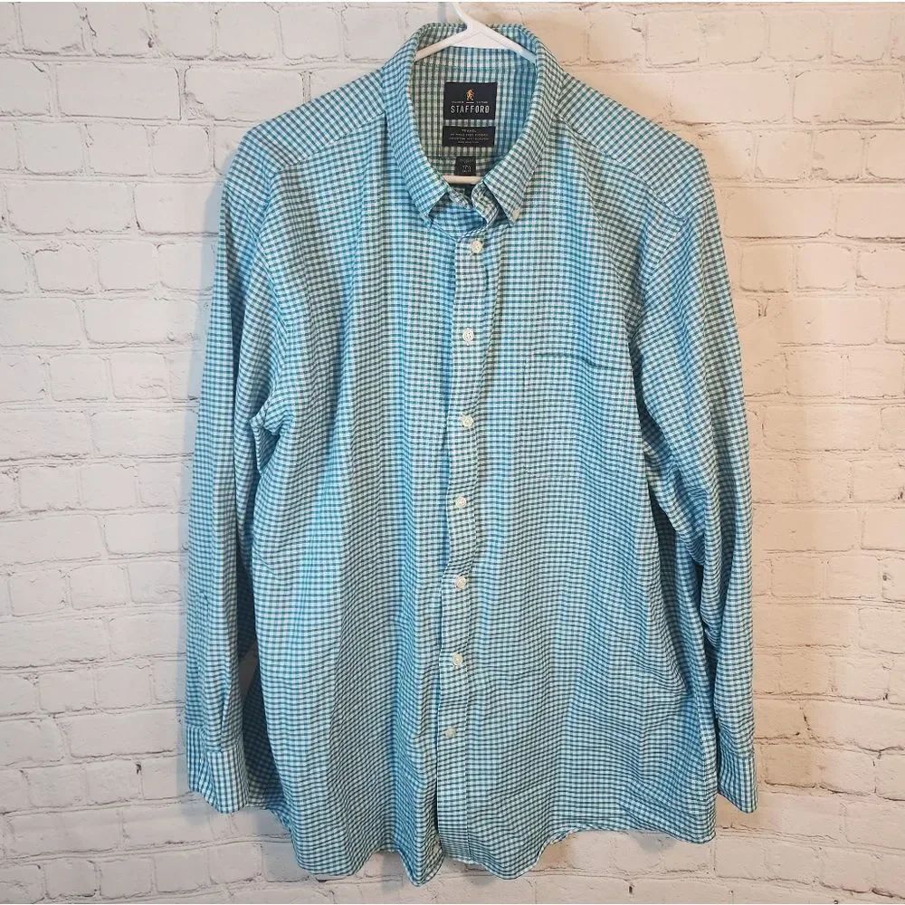 Men's Stafford "Travel" Regular Fit longsleeve button-down shirt, size Large
